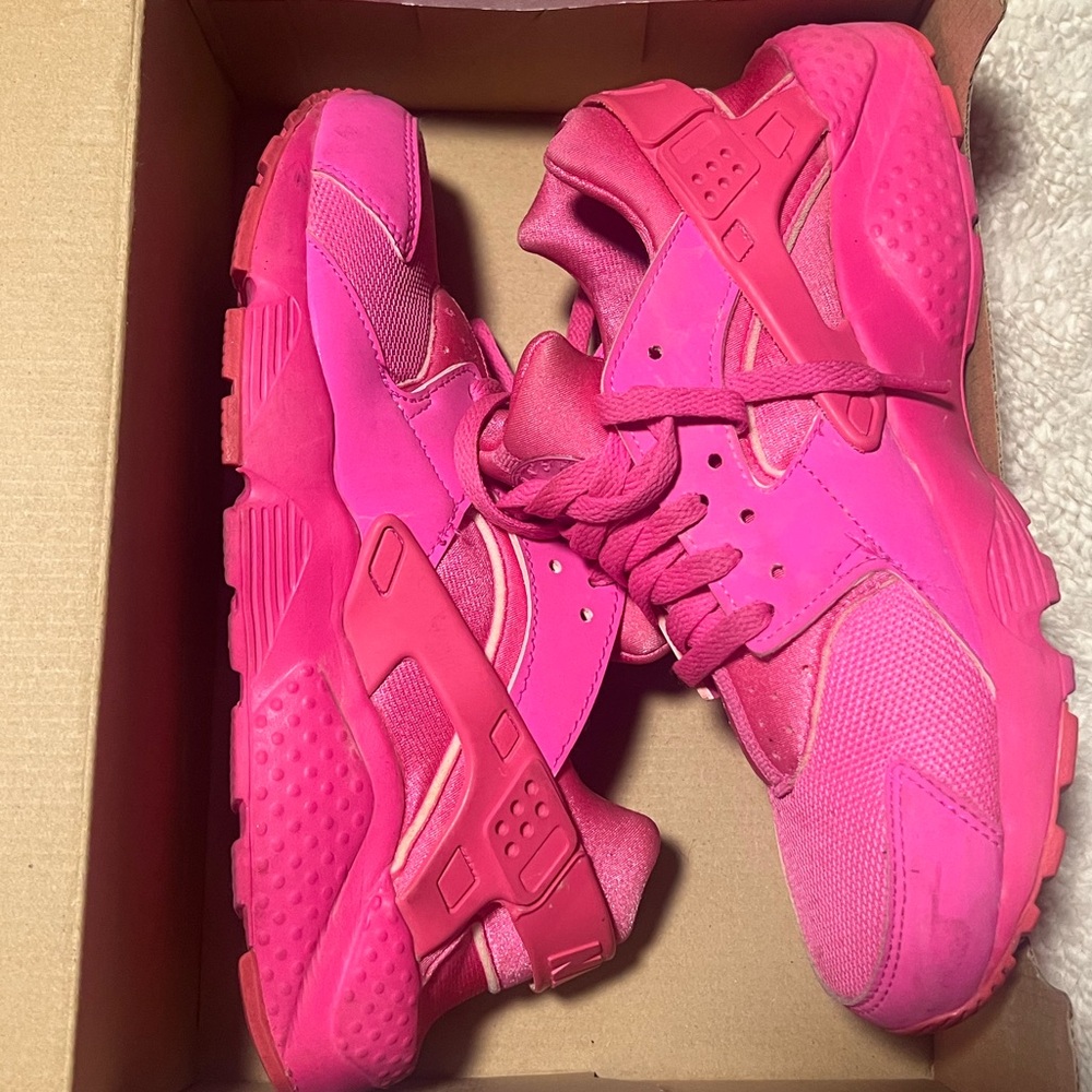 Hot pink huarache run gs✨